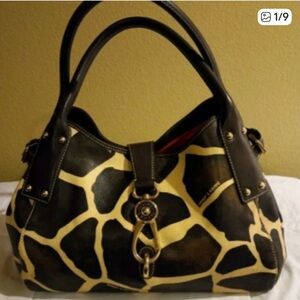 Dooney and Bourke Women’s Black and Cream Giraffe-Print Satchel